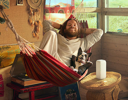 Surfer og 3hund i hængekøje