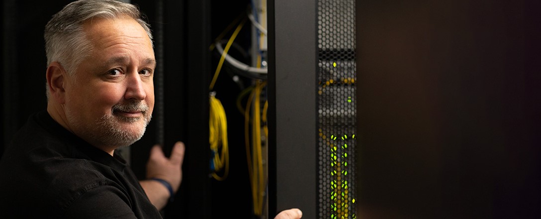 Om 3. Mød Stefan Ring Støhrmann, Head of Network Operations, der arbejder med netværksudstyr.