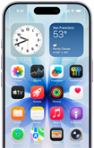 Skærmbillede af iPhone med iOS 16 hjemmeskærm, der viser ur, vejr og forskellige app-ikoner på en lyseblå baggrund.