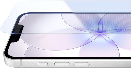 Beskyttelsesfilm til smartphone med lilla blomstermønster, der viser hvordan den passer til skærmen på en hvid telefon.