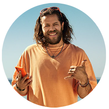 3LikeHome surfer med mobil