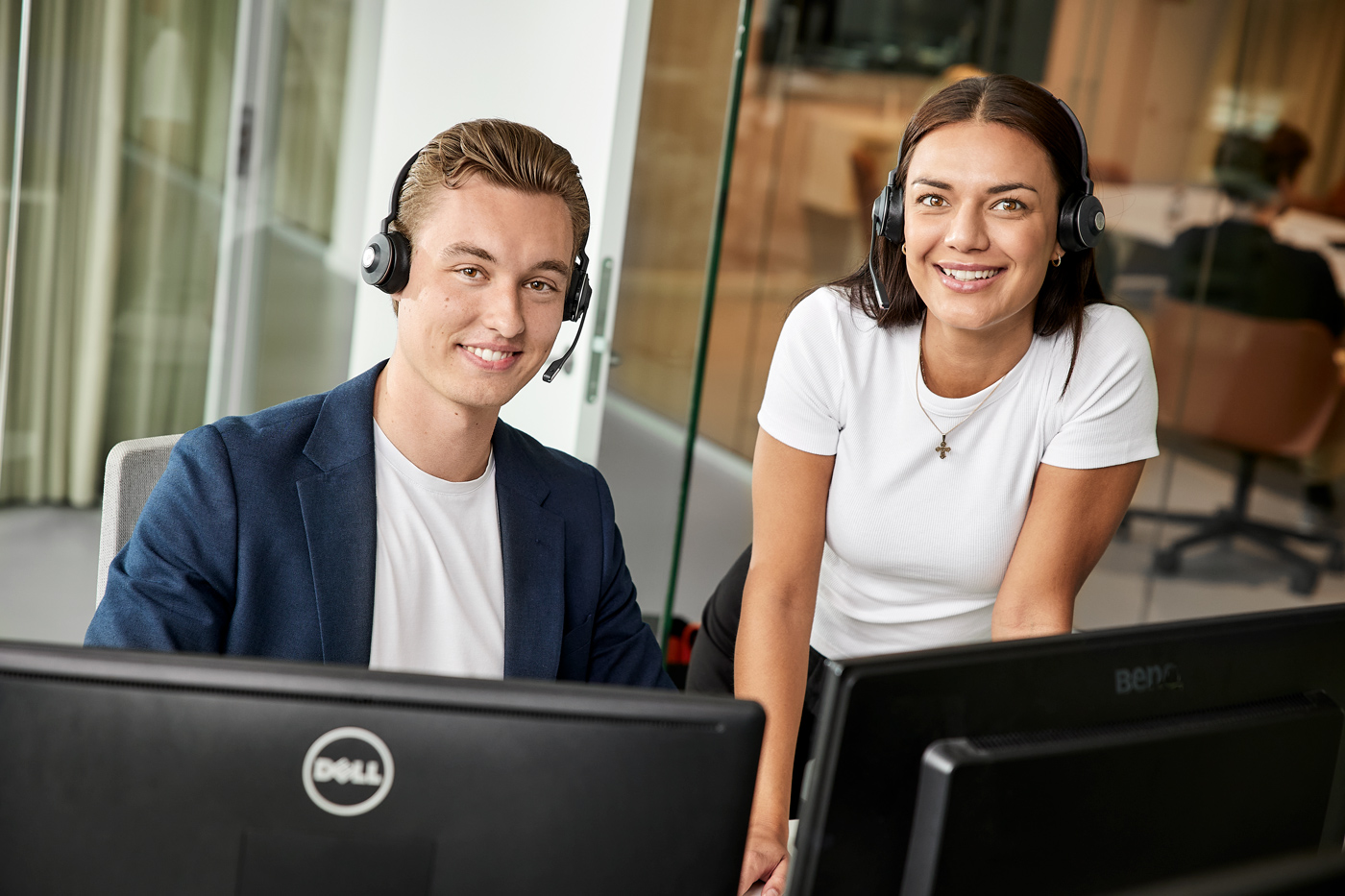 Om 3 - Kontakt receptionen via telefon eller e-mail for hjælp og support.