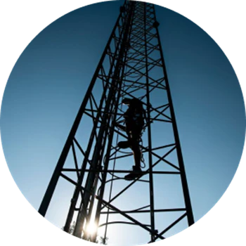 Mast med 5G i solnedgang stort