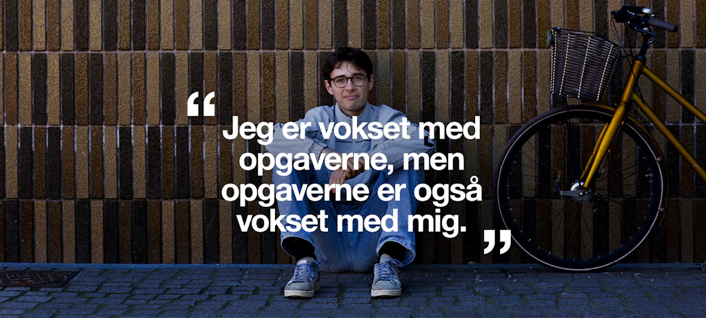 Om 3. Lukas Hvelplund - Studentermedhjælper i Customer Experience, siger: "Jeg er vokset med opgaverne, men opgaverne er også vokset med mig".